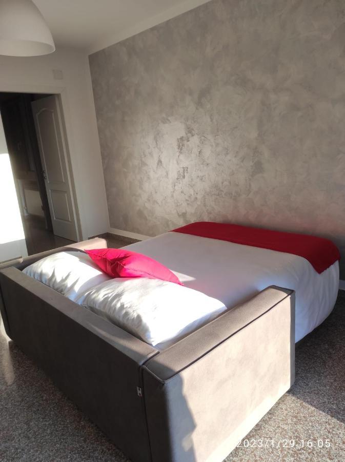 Red Tower Venice Apartment - 2 Mins From Vce Airport- Free Wifi Tessera Ngoại thất bức ảnh